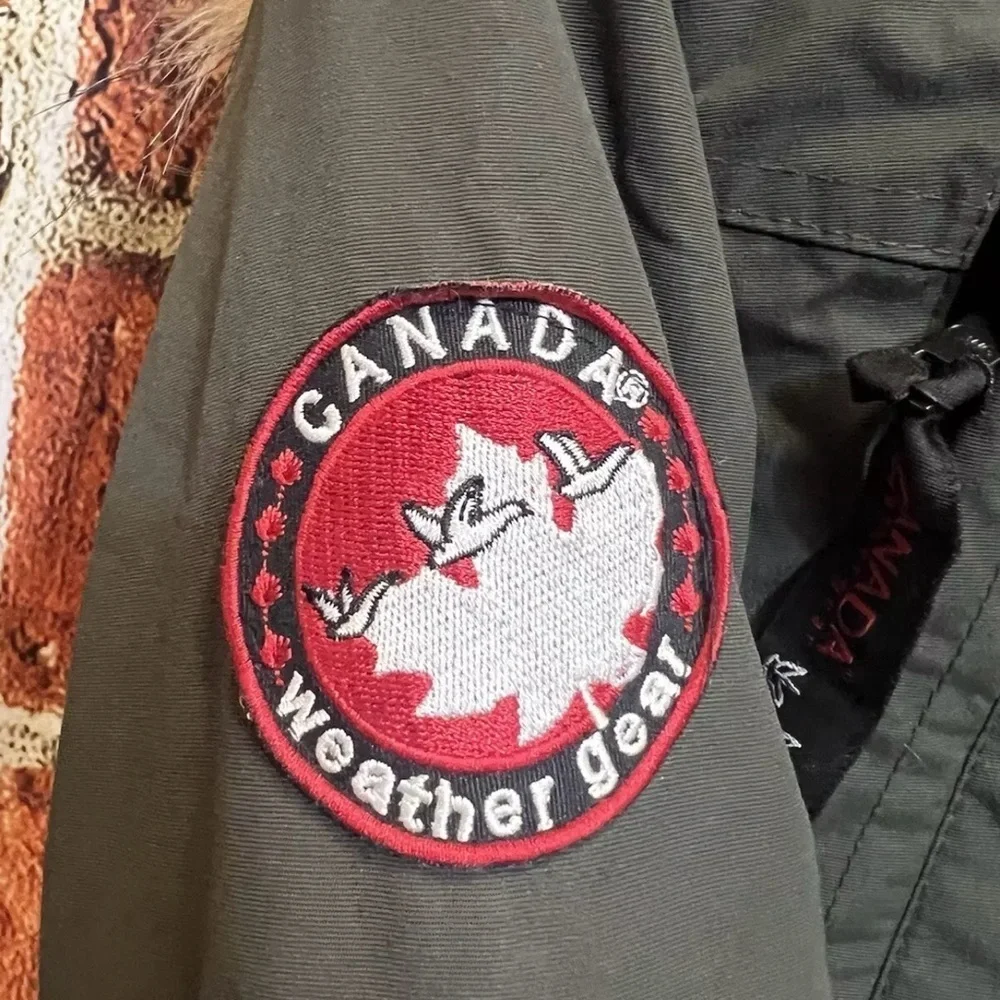 Canada Weather Gear Youth Winter Coat with Hood – Size L (14/16) - Picture 6 of 9